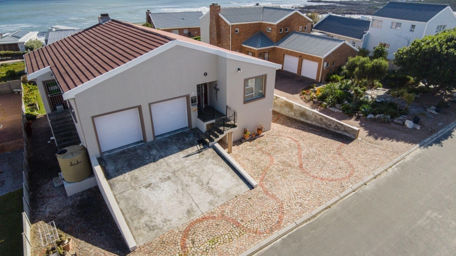 4 Bedroom Property for Sale in De Kelders Western Cape